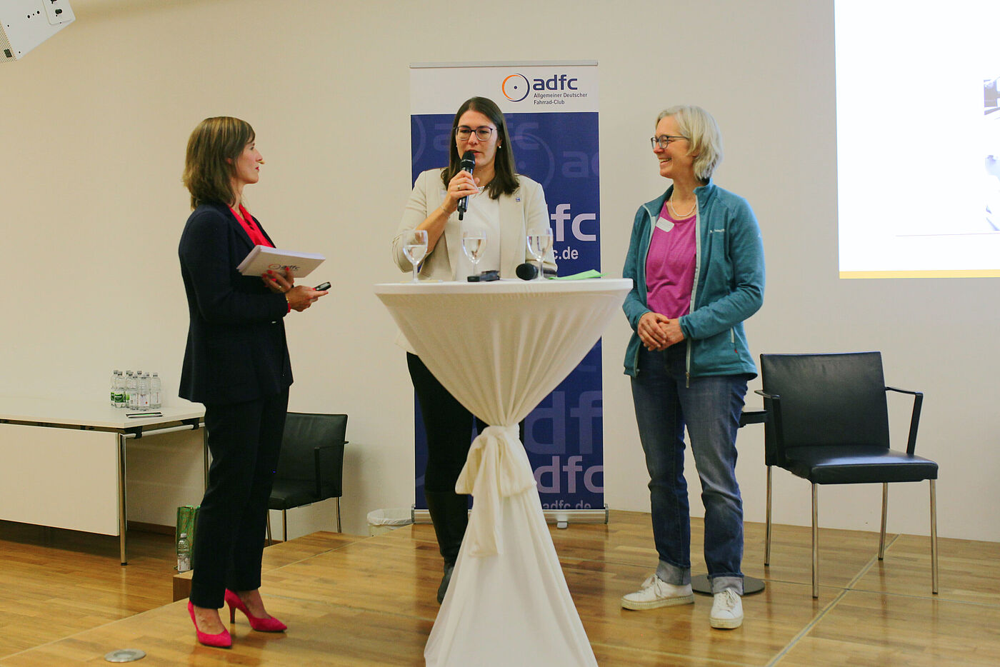 TandemTalk Fahrradindustrie: Juliane Langer (Moderation) mit Anke Schäffner (ZIV) & Hilke Patzwall (Vaude)