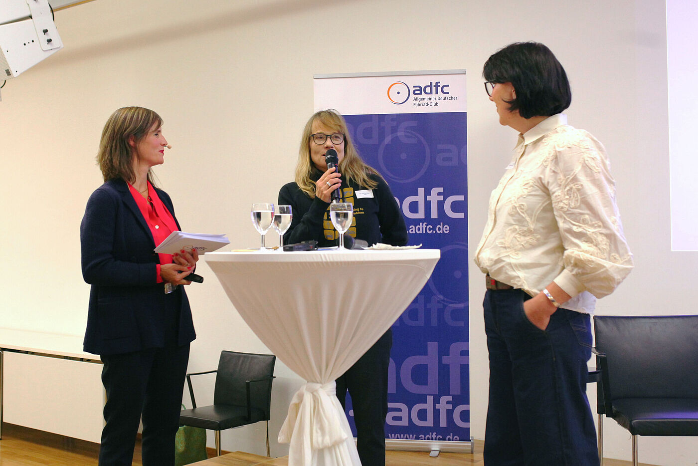 TandemTalk Radtourismus: Juliane Langer (Moderation) mit Dr. Andrea Möller (dwif) & Ursula Teufel (Schwäbische Alb Tourismus)