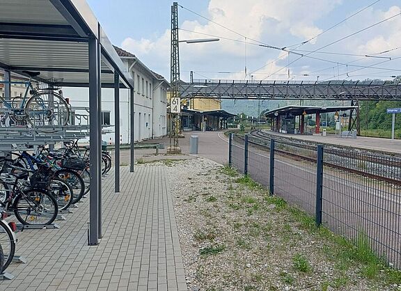 Fahrradabstellanlage am Südende des Bahnhofs Geislingen