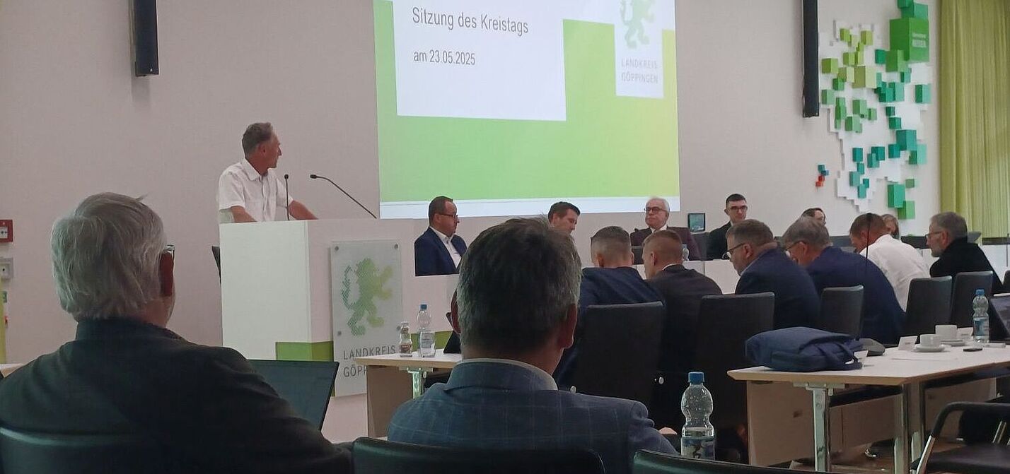 ADFC dankt Landrat Wolff bei Kreistagssitzung ADFC dankt Landrat Wolff bei Kreistagssitzung