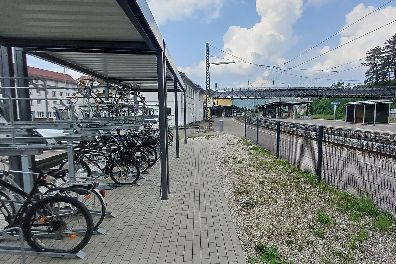 Fahrradabstellanlage am Südende des Bahnhofs Geislingen