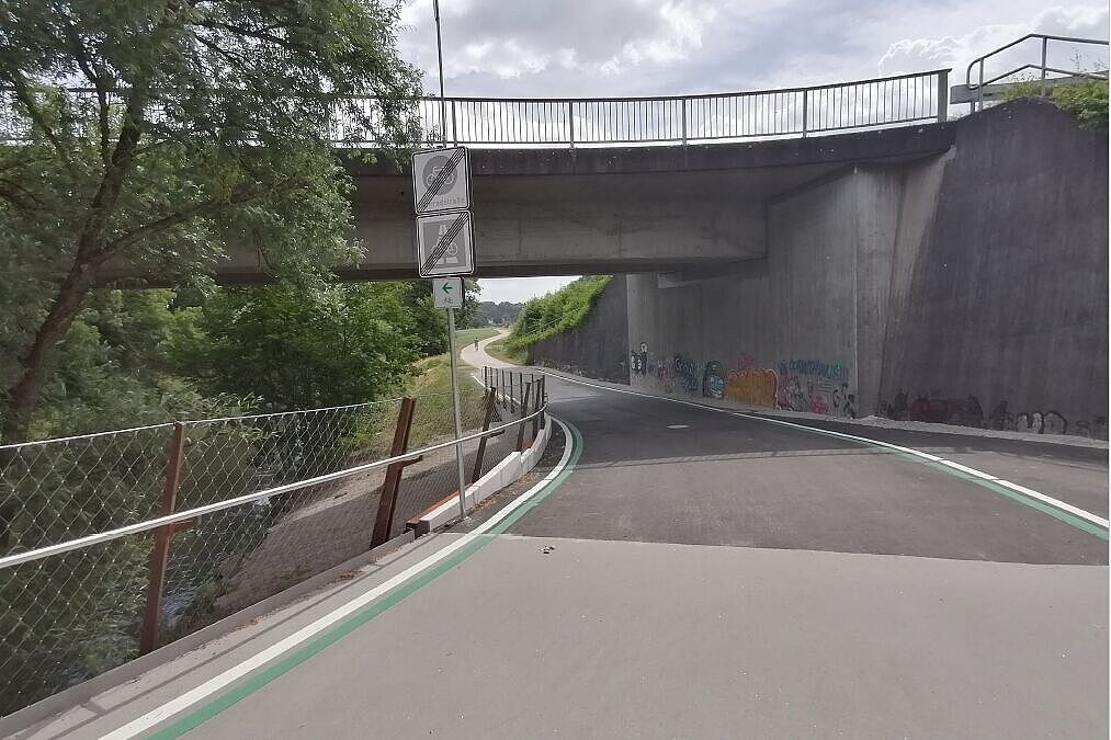 Vorläufiges Ende des RS14 nach der neuen Brücke