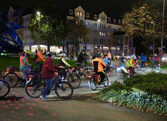 ADFC-BikeNight 2025 (Kreisverkehr "Strudel", Göppingen) ADFC-BikeNight 2025 (Kreisverkehr "Strudel", Göppingen)