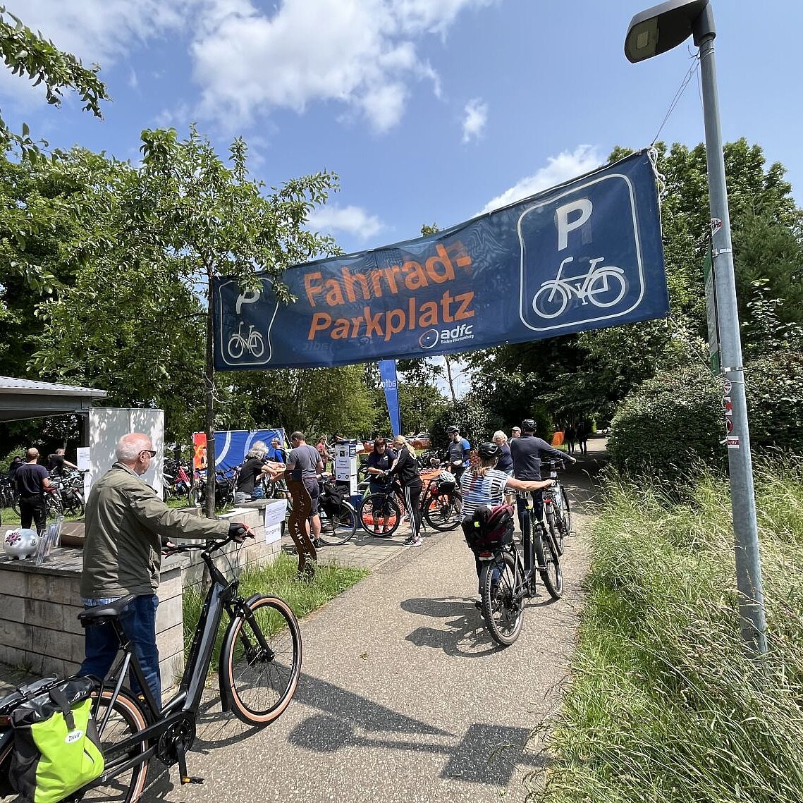 Fahrradparkplatz Pfingstmarkt Wäschenbeuren 2026